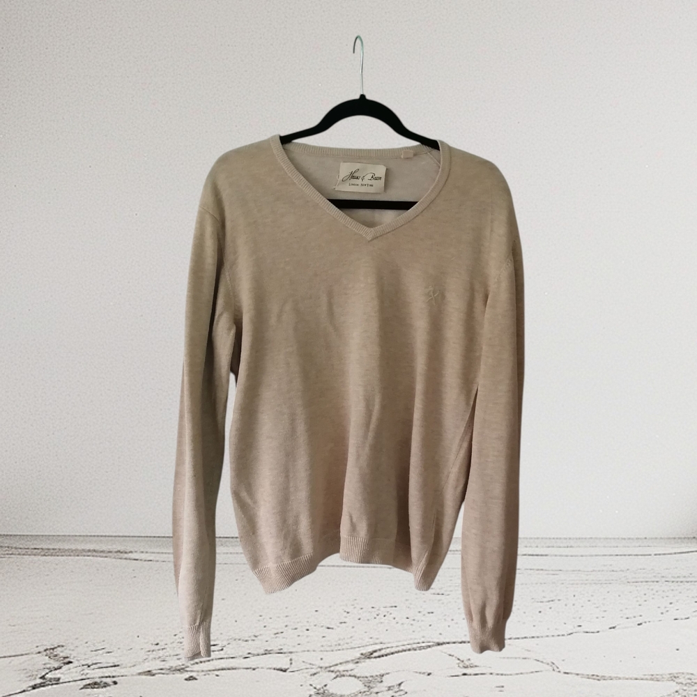 Anne Cole Men's Beige V-Neck Sweater